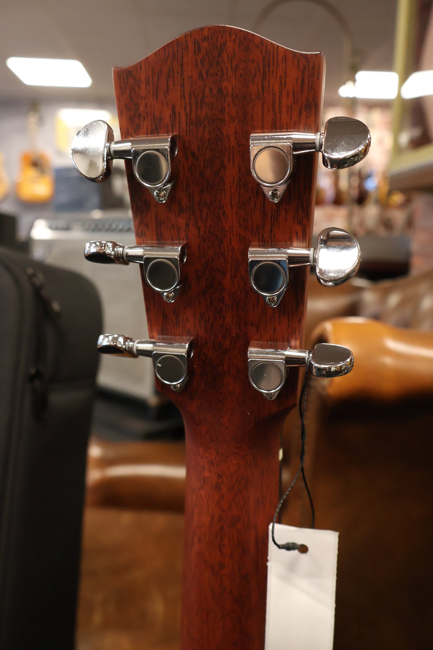 Eastman AC122-2CE-DLX Grand Auditorium Deluxe Sunburst