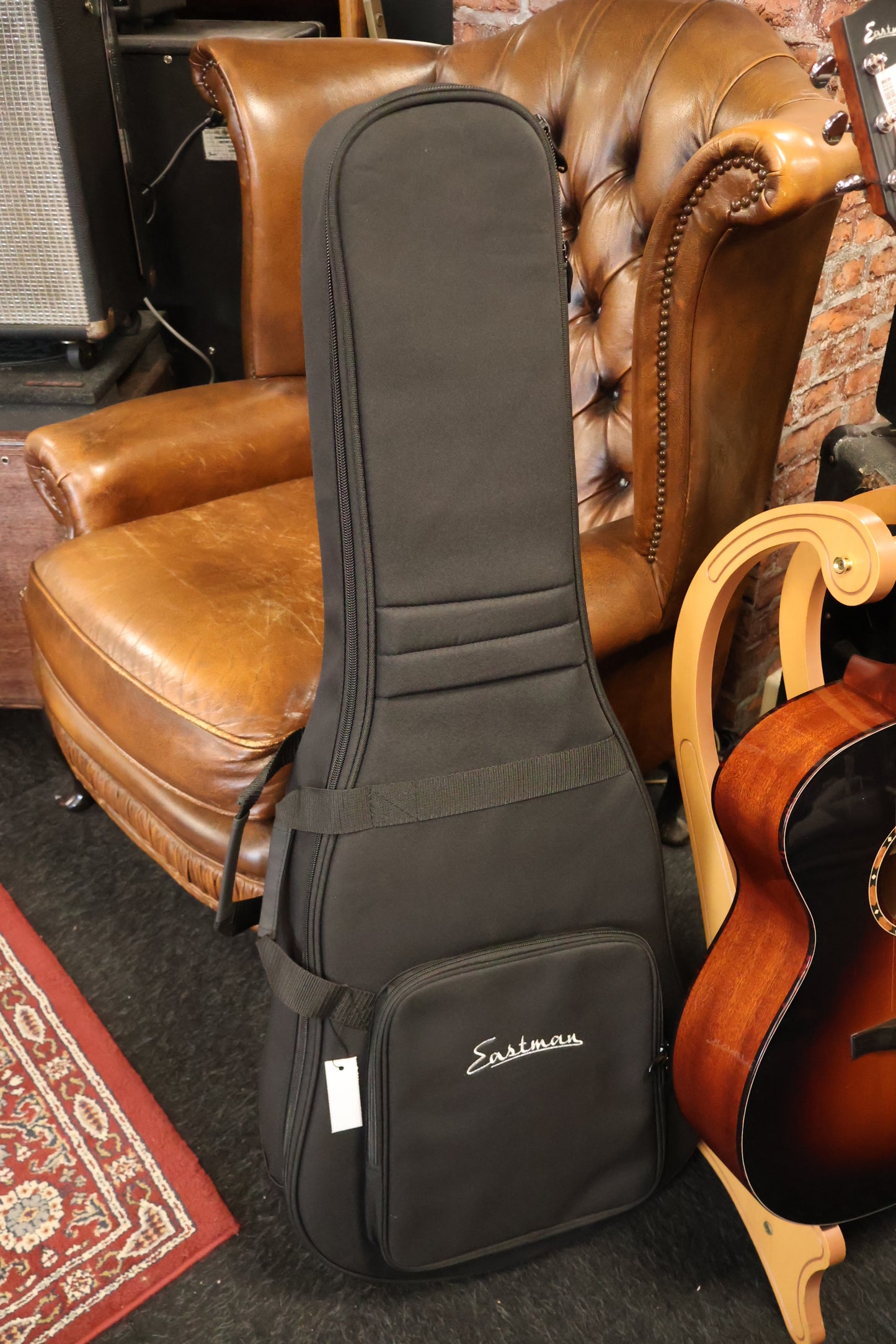 Eastman AC122-2CE-DLX Grand Auditorium Deluxe Sunburst