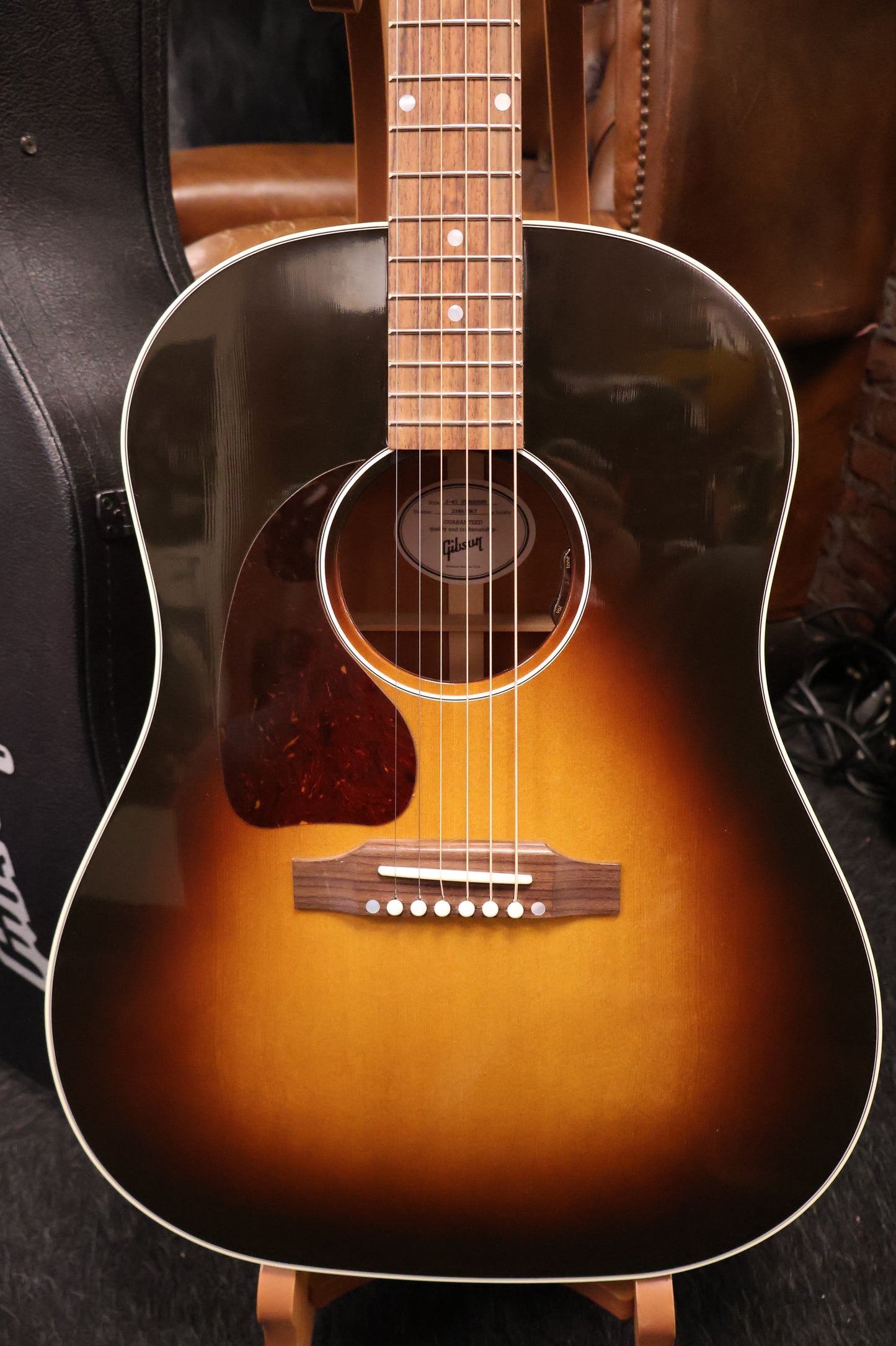 Gibson J-45 Standard Sunburst Lefty