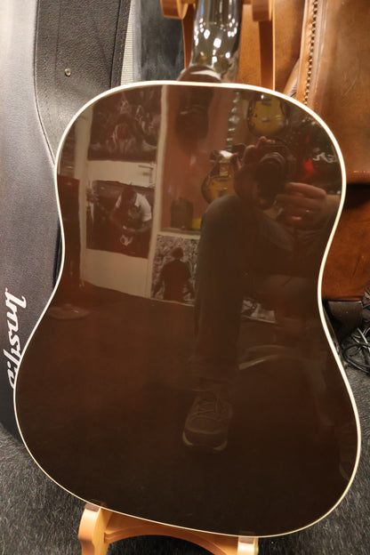 Gibson J-45 Standard Sunburst Lefty