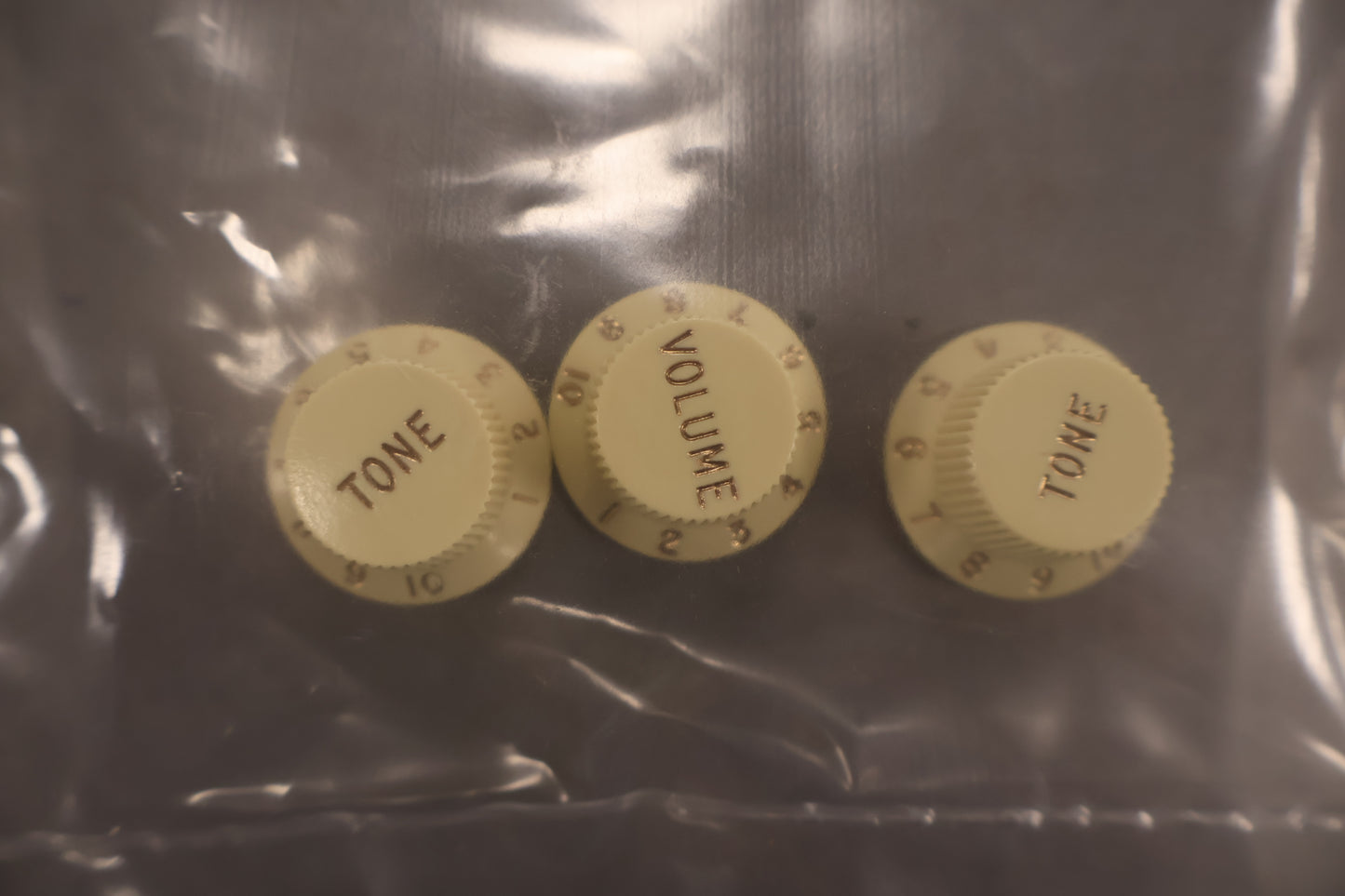 Fender Stratocaster Knobs, Aged White (Volume, Tone, Tone) (3)