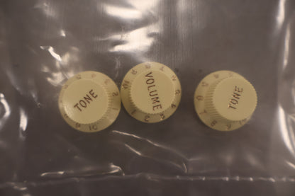 Fender Stratocaster Knobs, Aged White (Volume, Tone, Tone) (3)