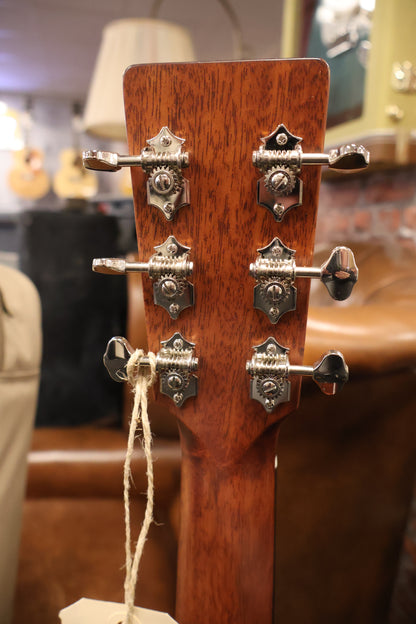 Eastman E1OM-DLX Orchestra