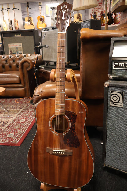 Guild M-120 Dreadnought all solid (USED)