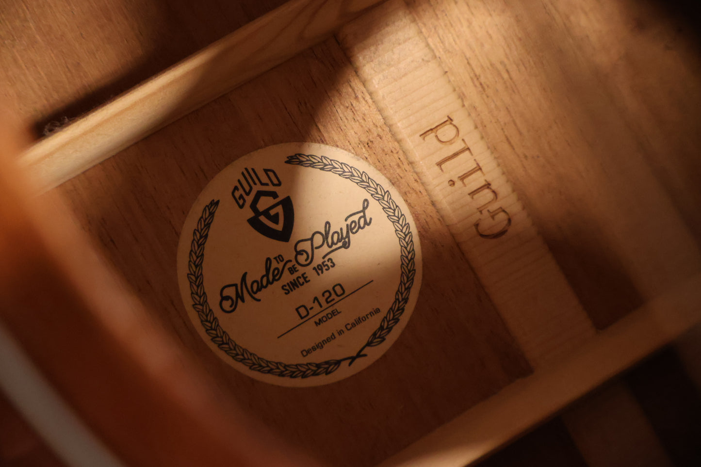 Guild M-120 Dreadnought all solid (USED)