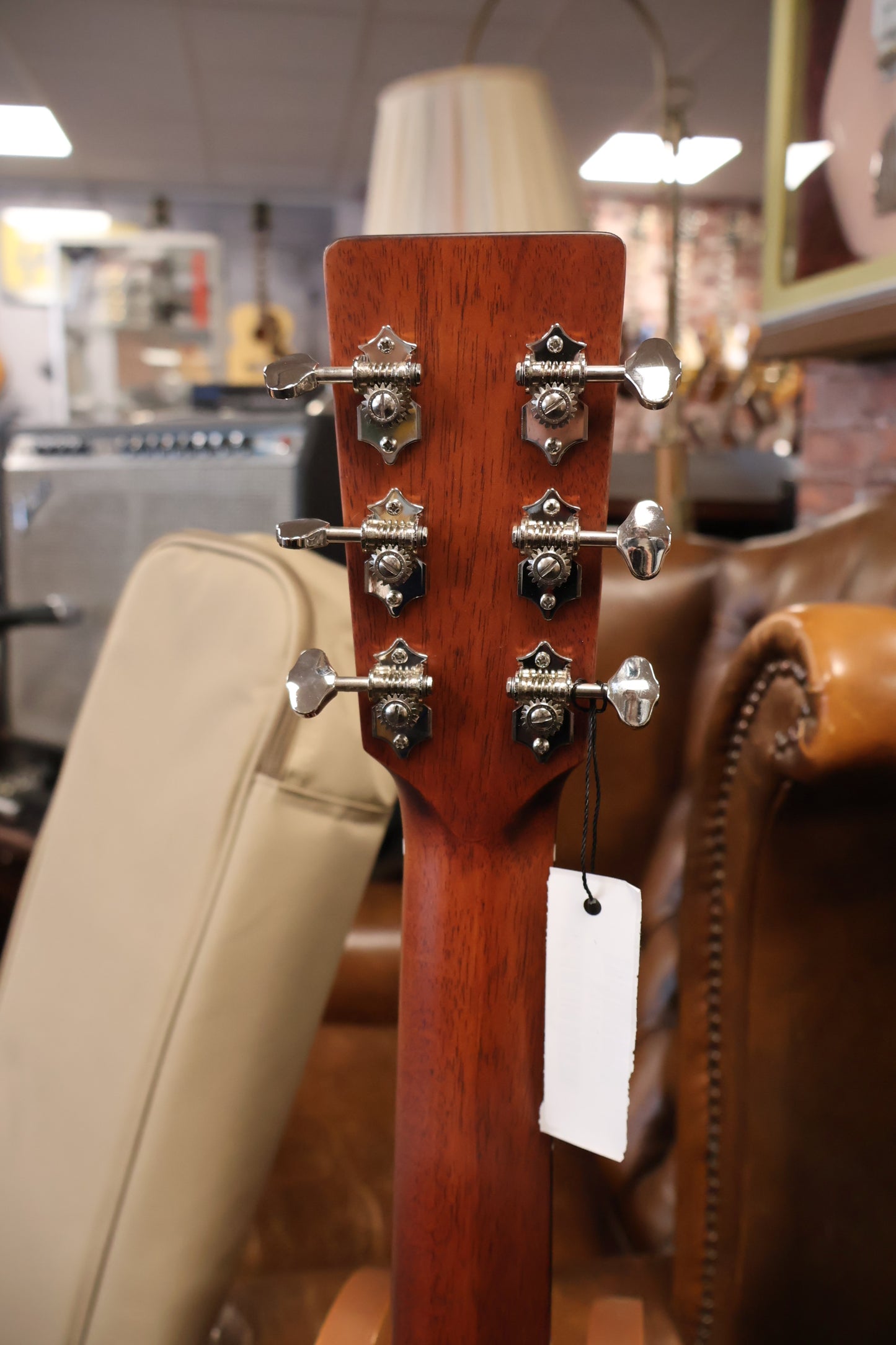 Eastman E1OM-DLX Orchestra (B-Stock)