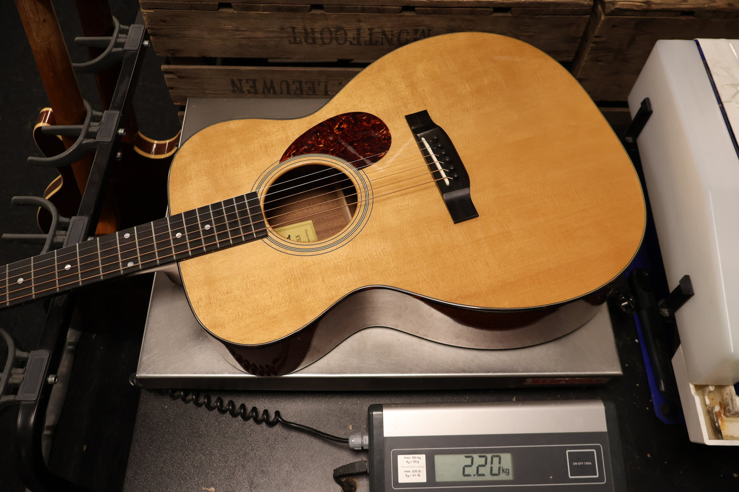 Eastman E1OM-DLX Orchestra (B-Stock)