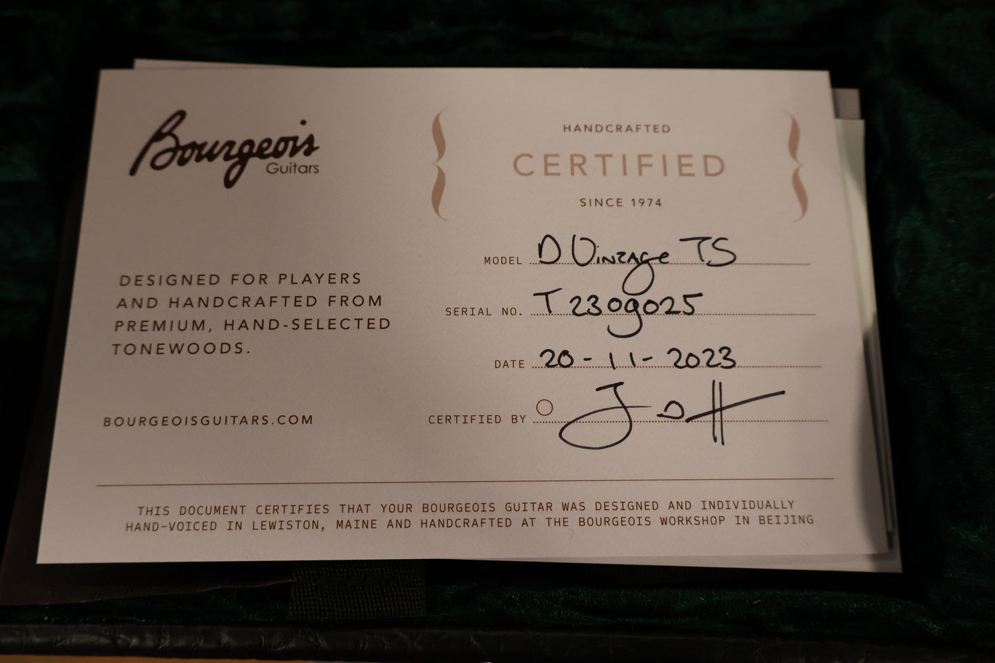 Bourgeois Touchstone DV/TS Vintage Dreadnought ( Demo store model )