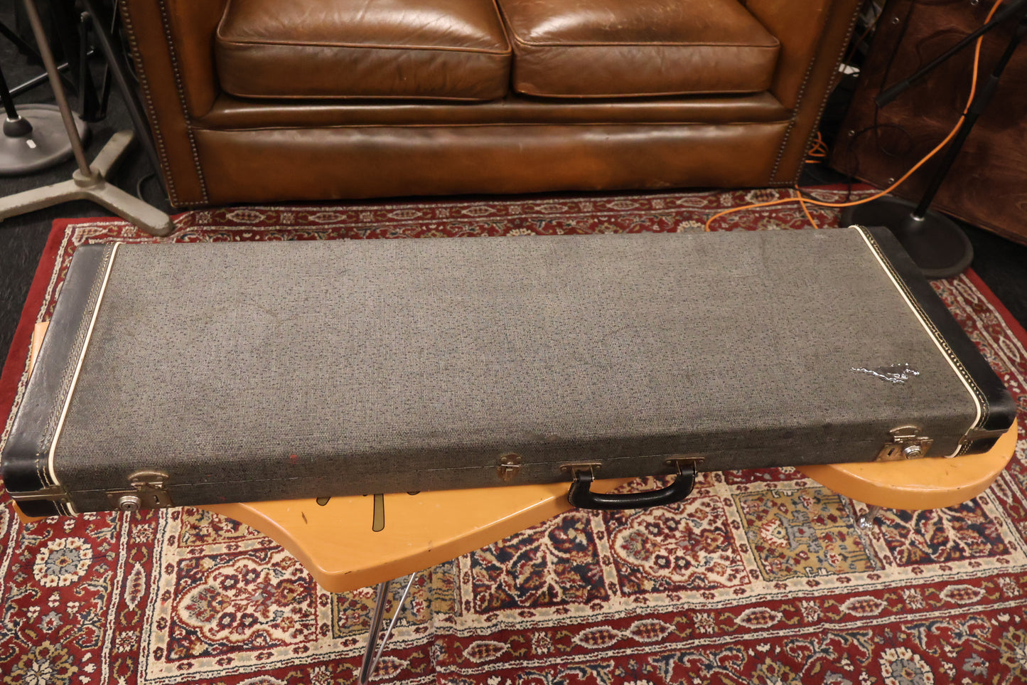 Fender 1968 Mustang Competition Blue w/ OHSC