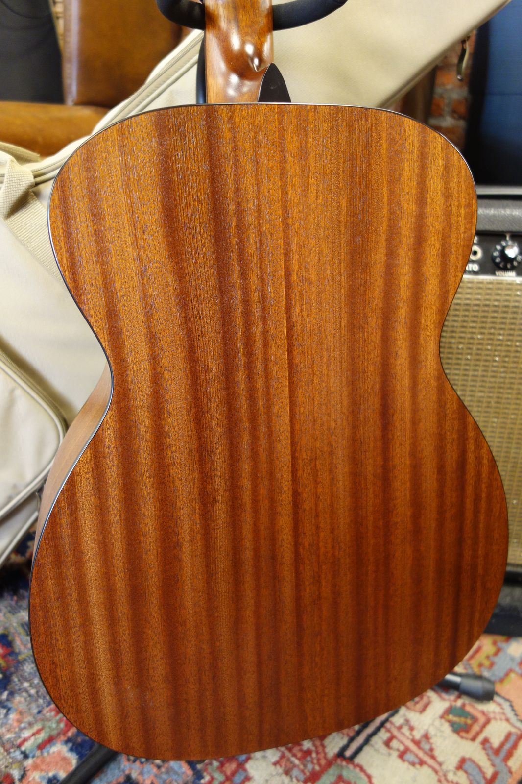 Eastman PCH1-OM  Orchestra Model Classic Solid Spruce top