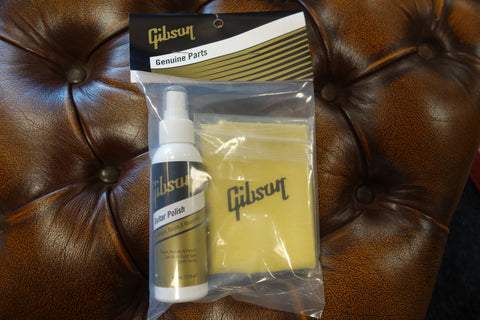 Gibson AIGG-950 Guitar Polish & Cloth Combo