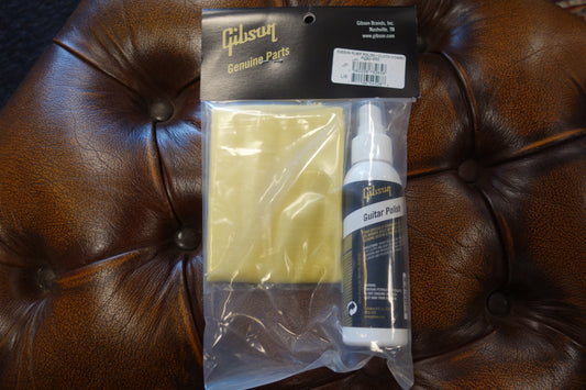 Gibson AIGG-950 Guitar Polish & Cloth Combo