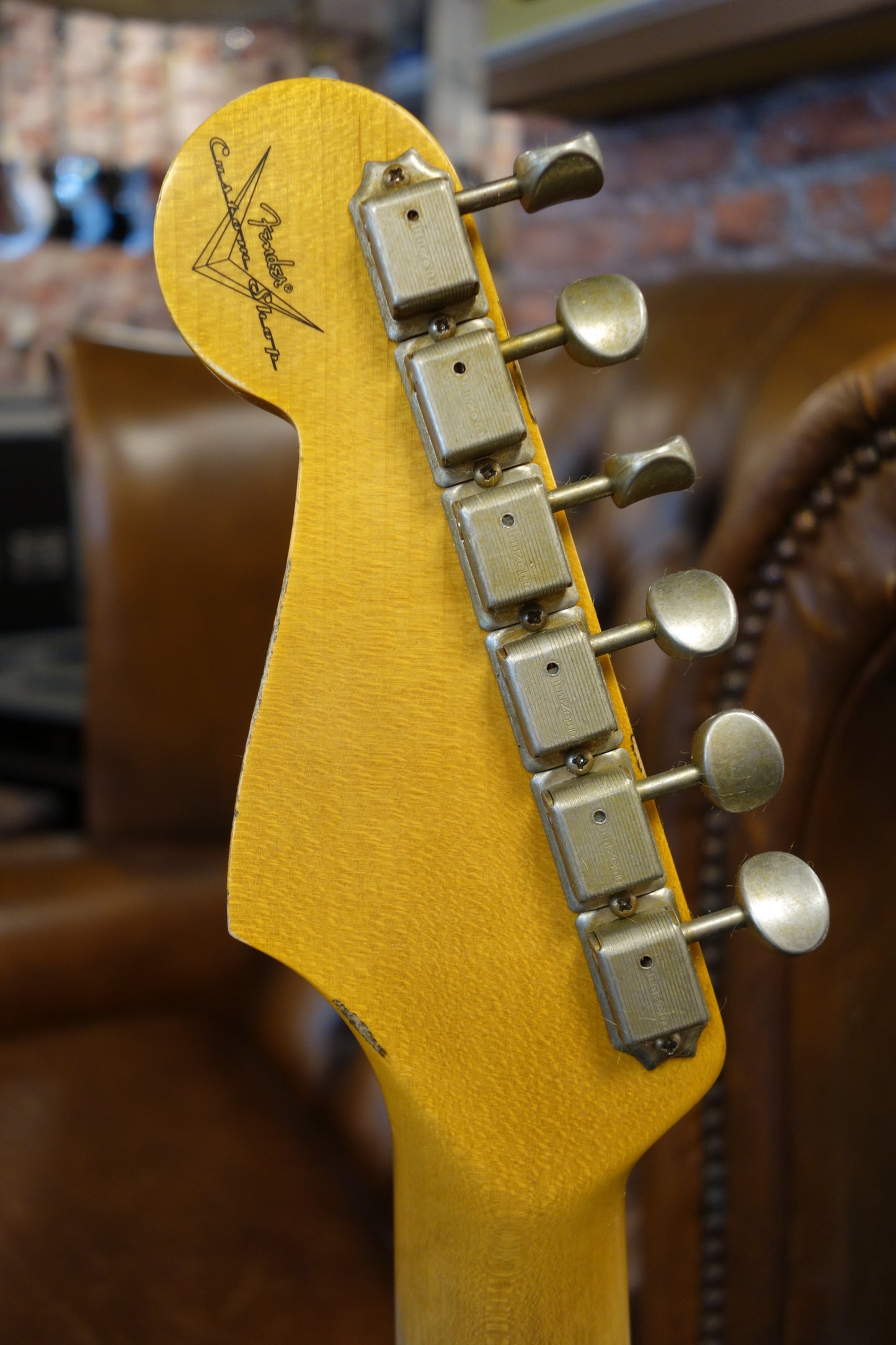 Fender Custom SHop '61 Stratocaster Heavy Relic Aged Ocean Turquoise over 3CS