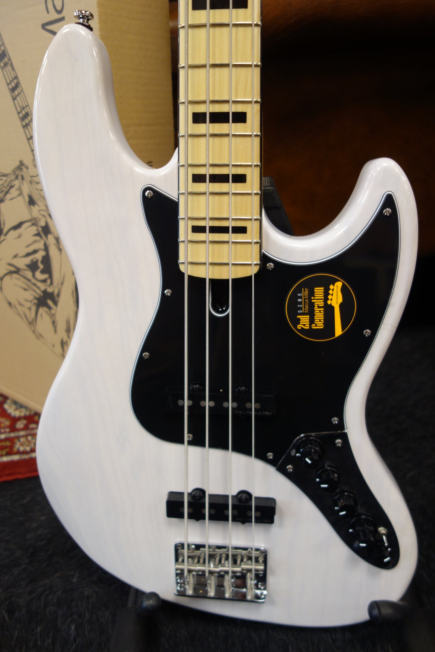 Sire Basses V7 V 2nd Gen Series Marcus Miller swamp ash 4-string White Blond