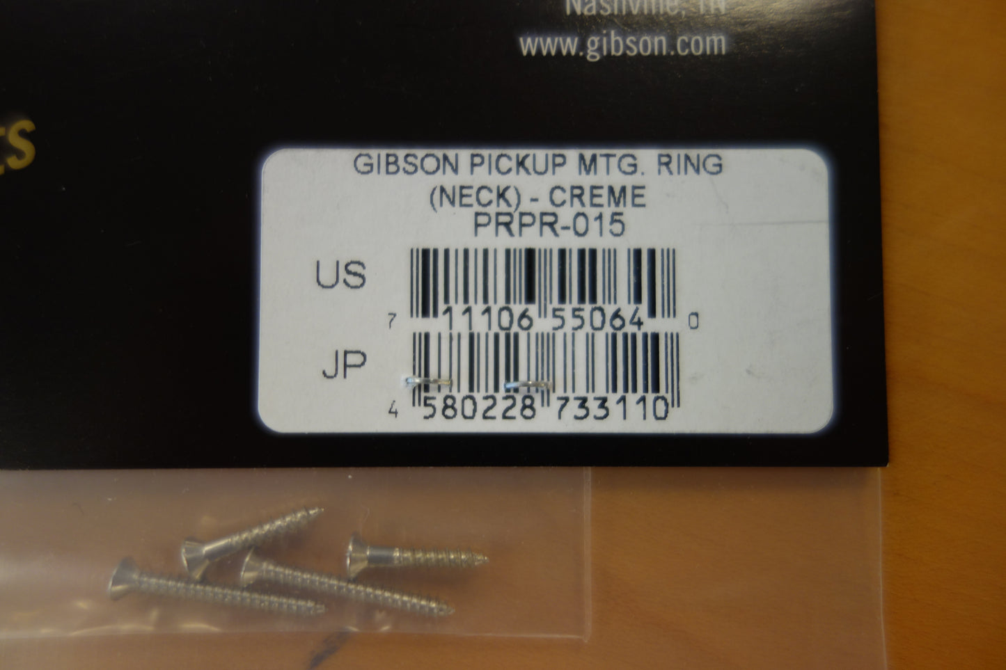 Gibson PRPR-015 Pickup Mounting Ring (1/8", Neck) (Cream)