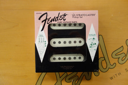 Fender Pure Vintage '65 Strat Pickup Set, Vintage White (3)