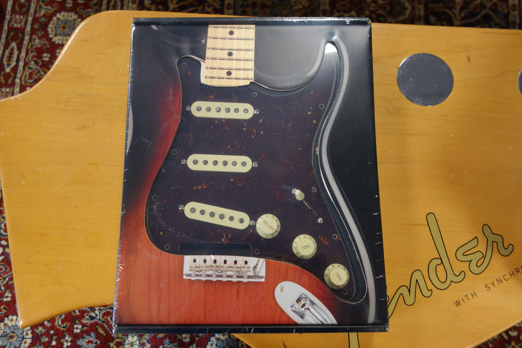 Fender Pre-Wired Strat® Pickguard, Custom Shop Fat 50's SSS – Dirk