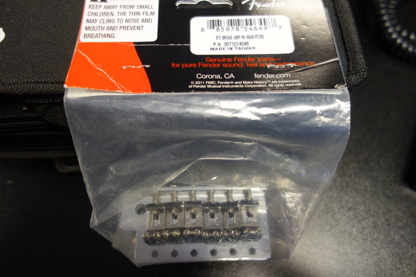 Fender Vintage-Style Standard Series Strat Tremolo Assembly ('06-Present), Chrome