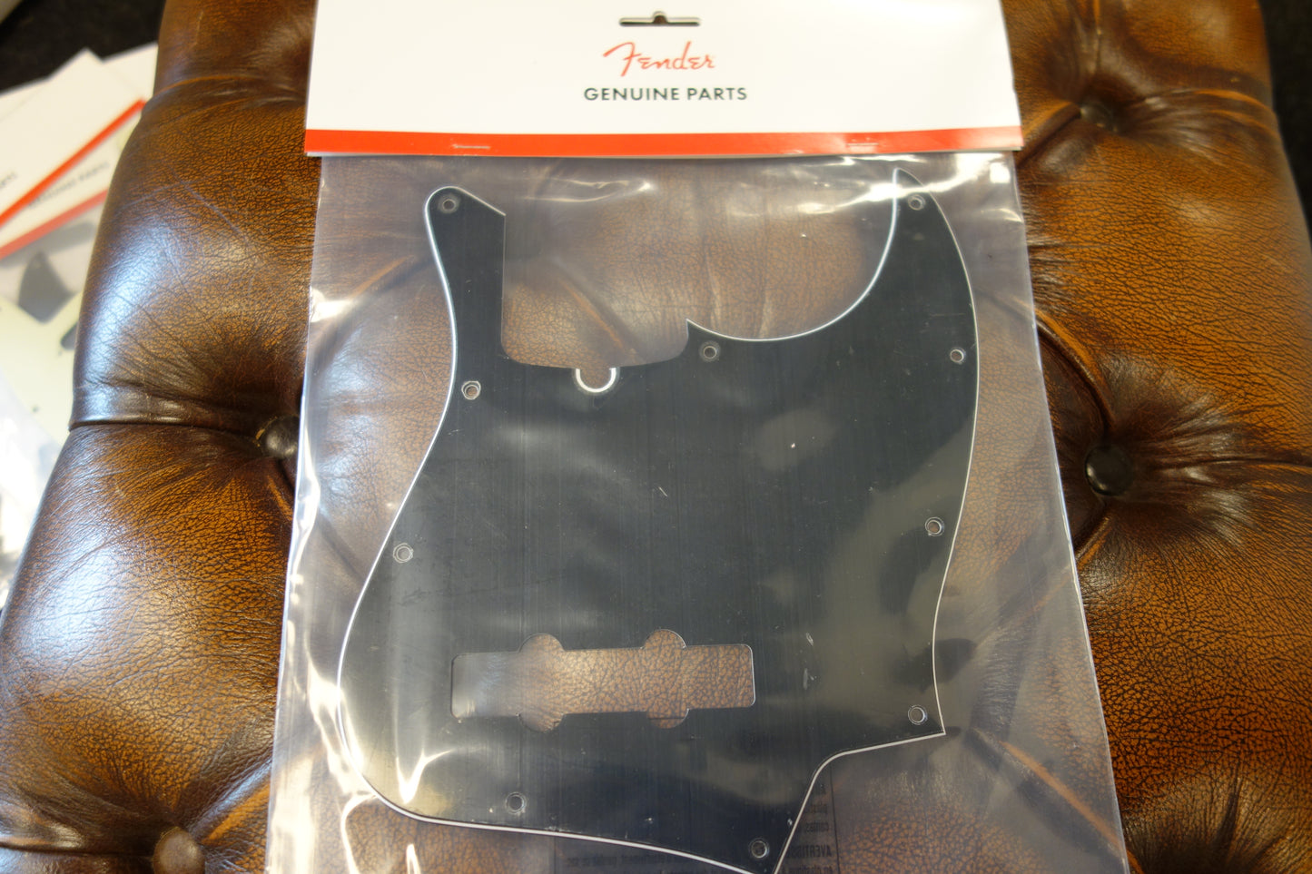 Fender Pickguard Jazz Bass 10-Hole Mount (with Truss Rod Notch) B/W/B 3-Ply