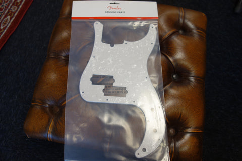 Fender Pickguard Precision Bass 13-Hole Mount with Truss Rod Notch White Pearl 4-Ply