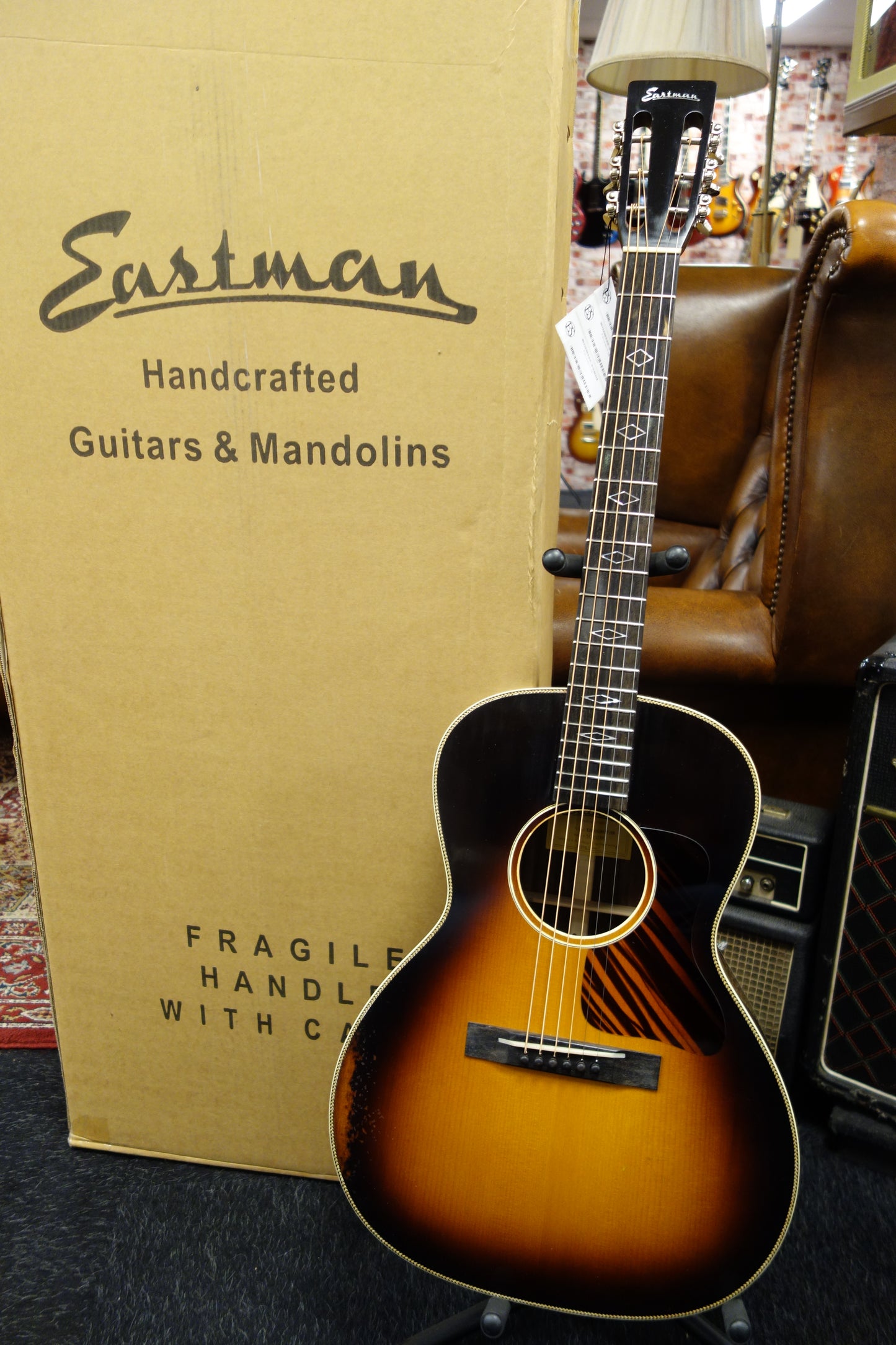 Eastman E20OOSS/V-SB Antique Varnish OO model
