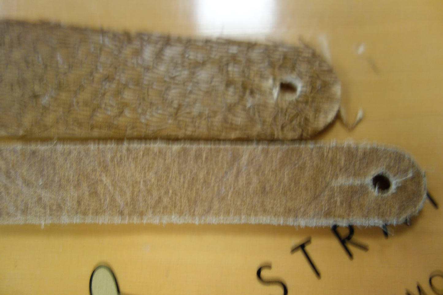 Liam's Adjustable Leather Bass Guitar Strap (extra wide - 8cm) rough light brown