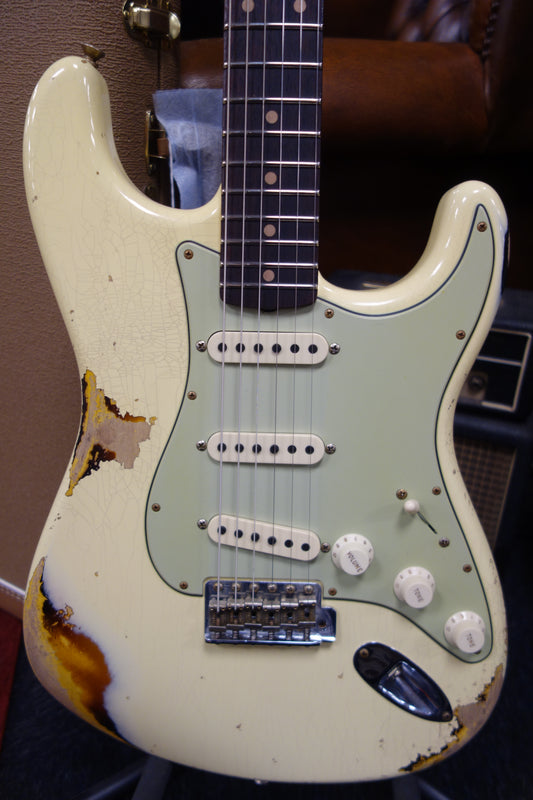 Fender '61 Strat Heavy Relic - Aged Vintage White over 3-Color Sunburst