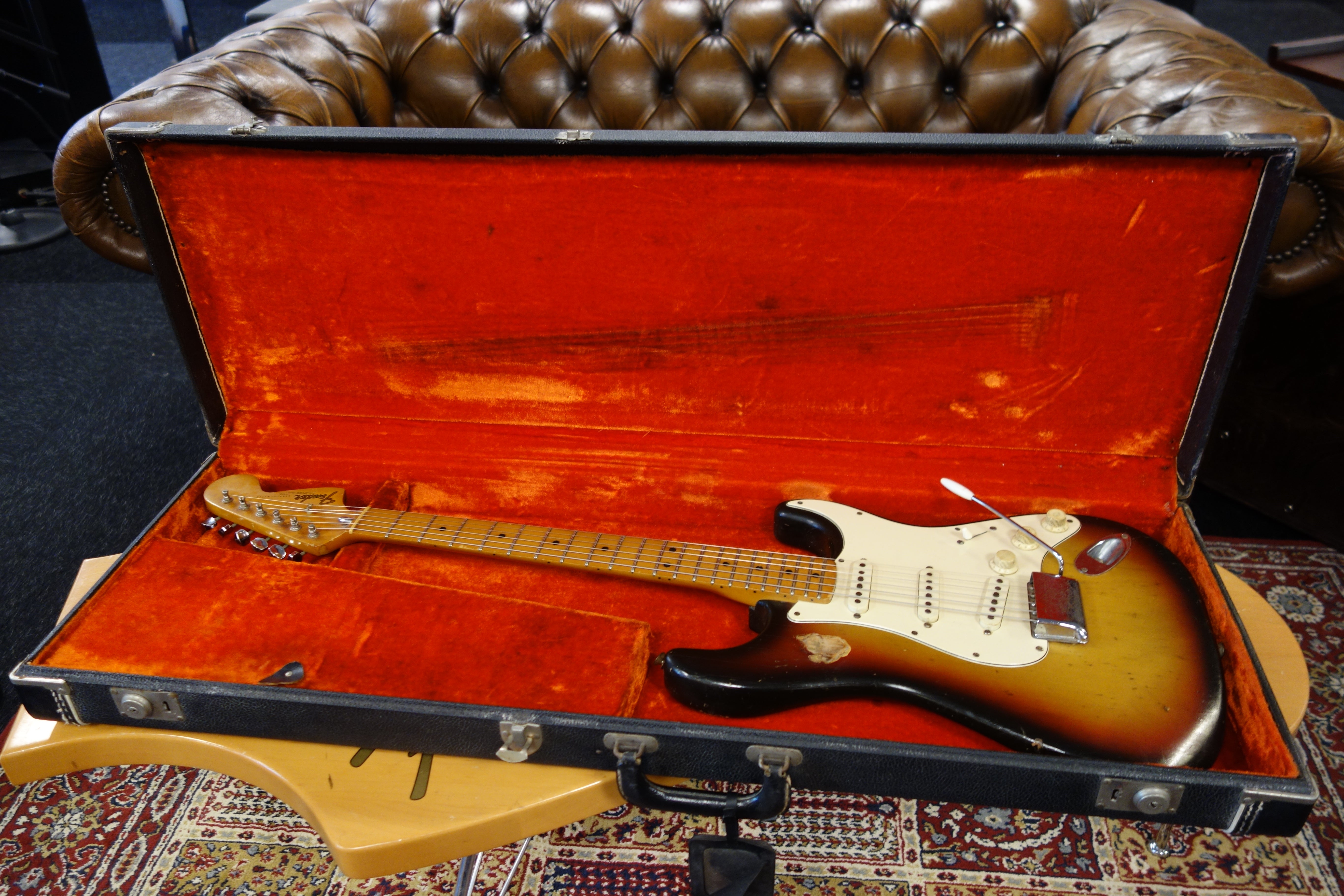Fender 1972 Stratocaster Sunburst Maple Neck OHSC – Dirk Witte