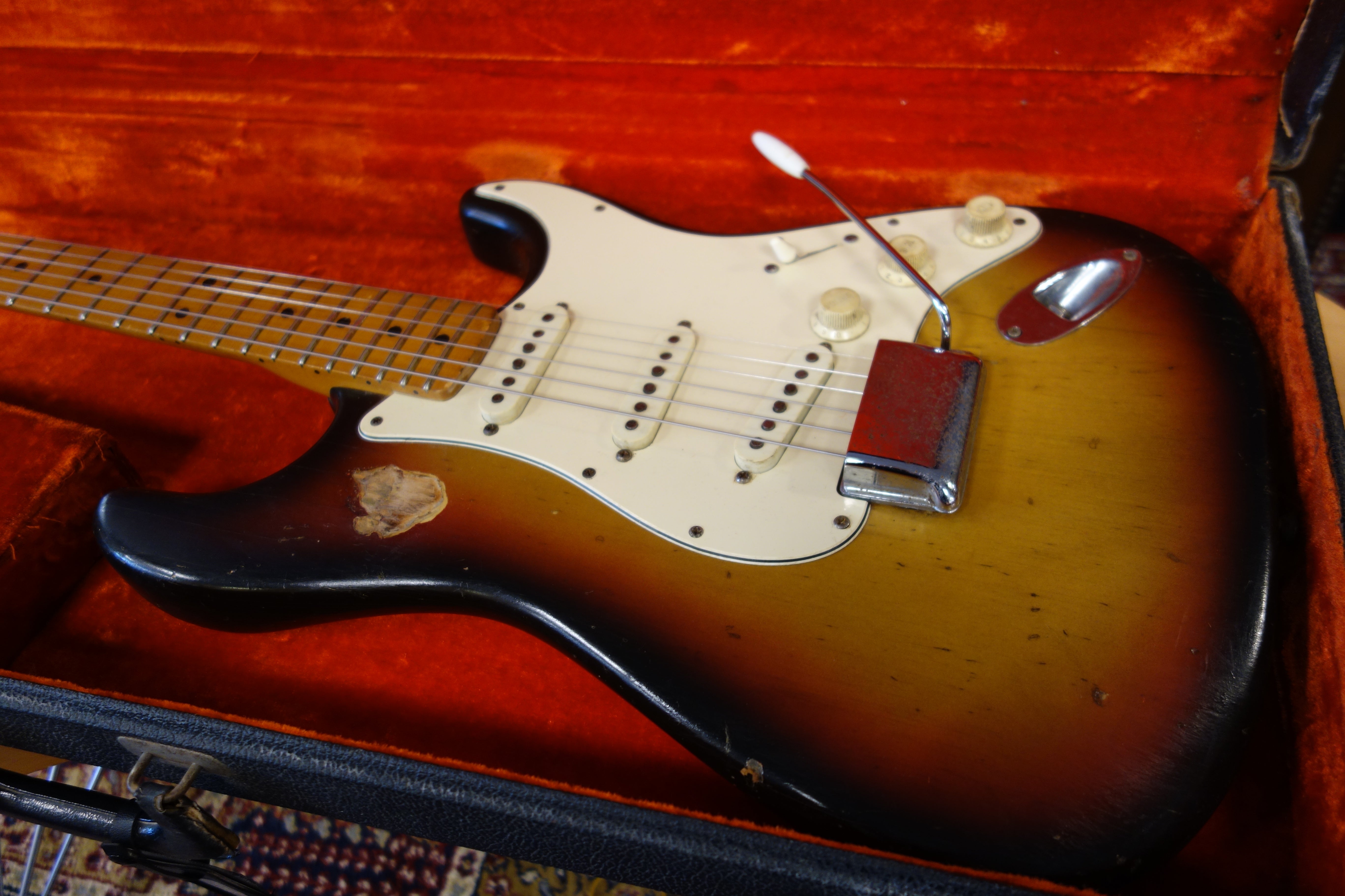 Fender 1972 Stratocaster Sunburst Maple Neck OHSC – Dirk Witte