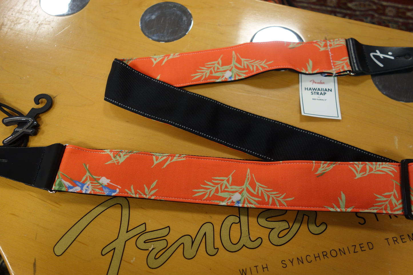 Fender Hawaiian Strap, 2", Red Floral
