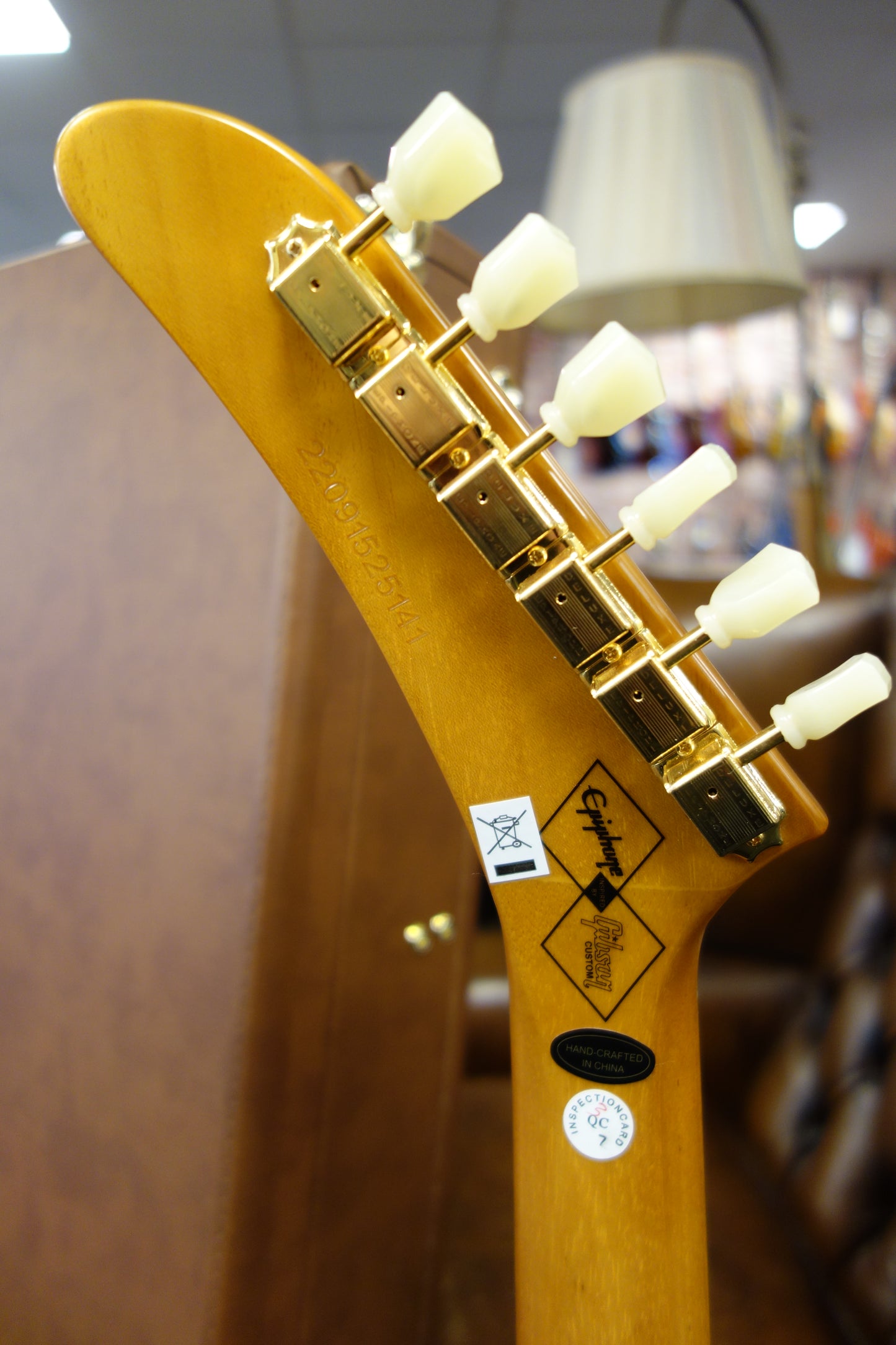 Epiphone 1958 Korina Explorer (White Pickguard; Incl. Hard Case)