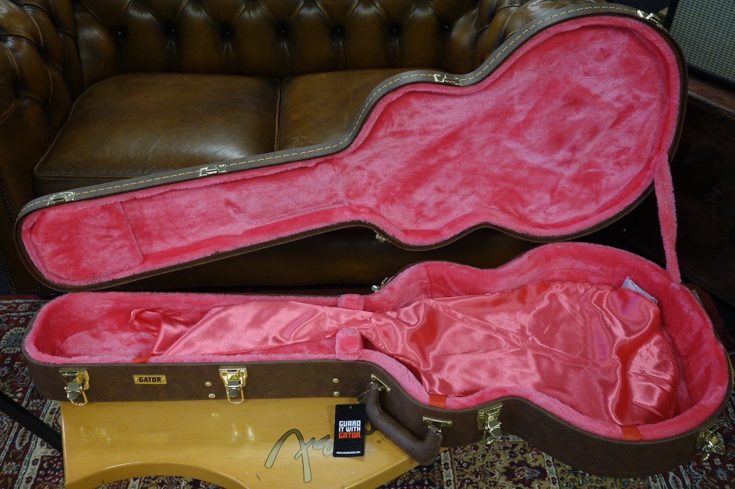 Gator GW-335-Brown Hardcase Semi Hollow
