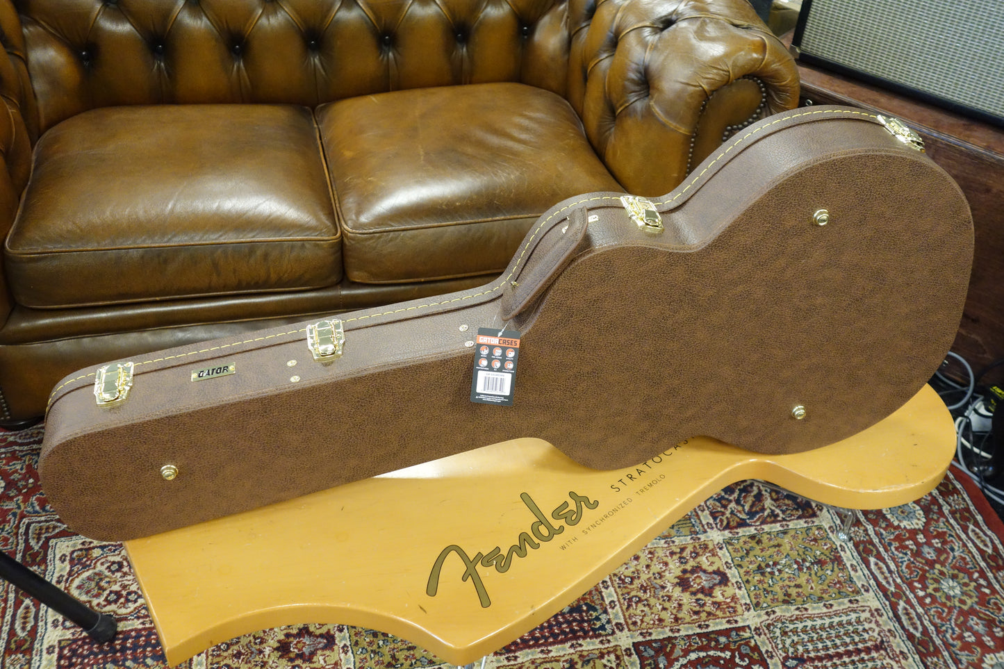 Gator GW-335-Brown Hardcase Semi Hollow