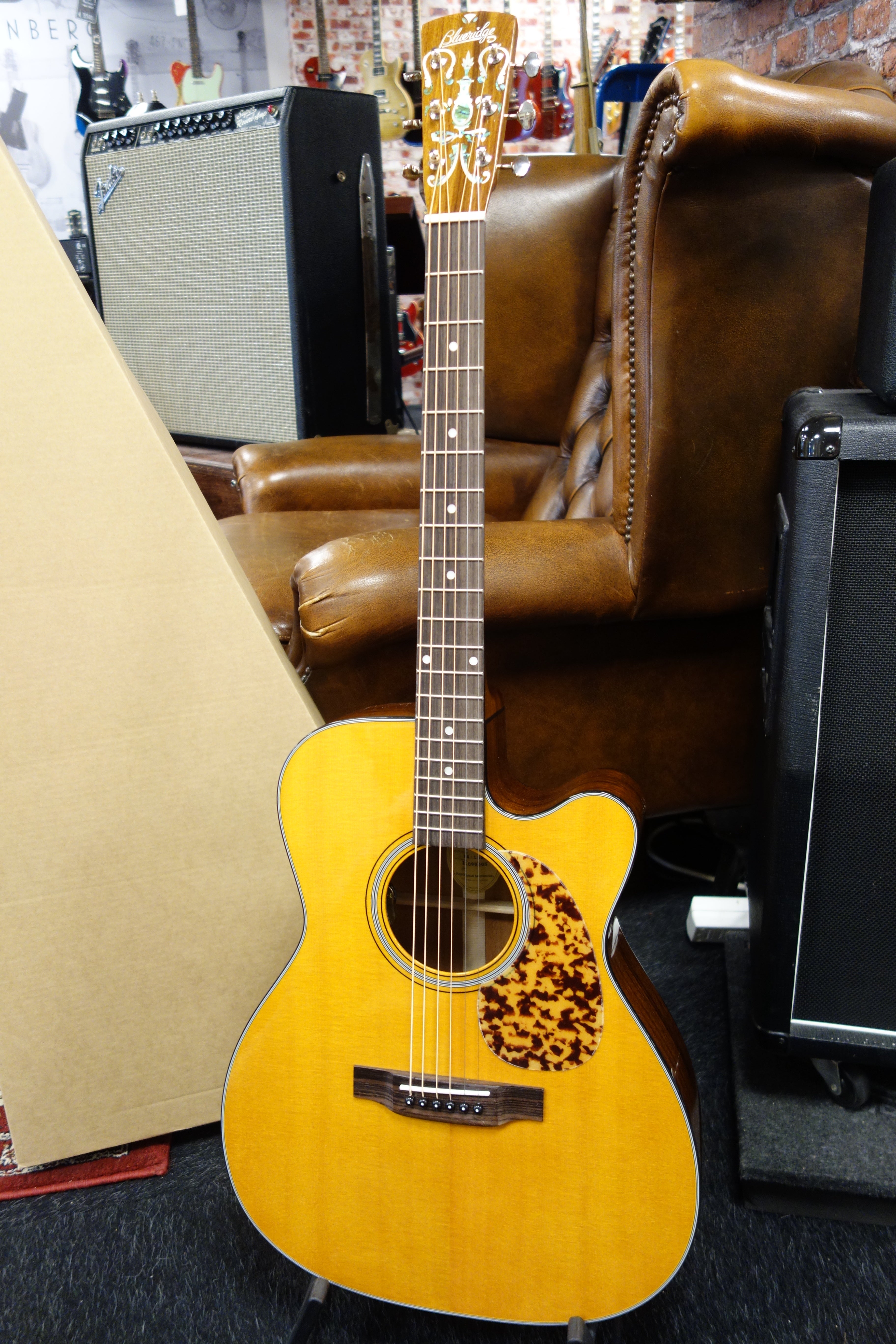 Blueridge BR-143CE All Solid with Electronics – Dirk Witte
