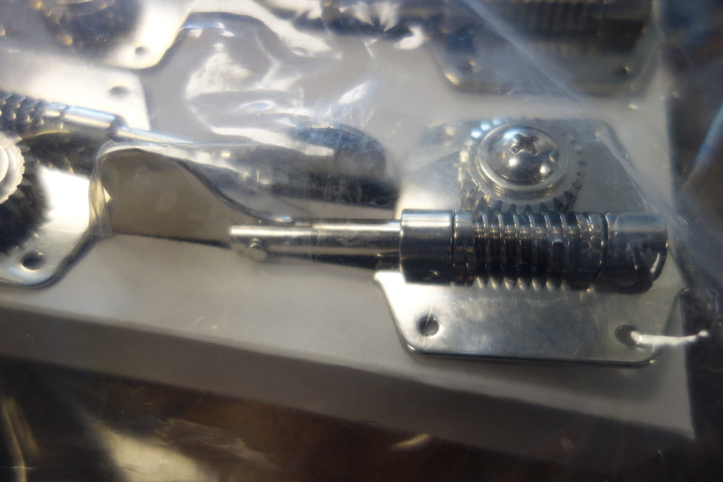 Fender Pure Vintage Bass Tuning Machines Nickel-Plated Steel, (4)