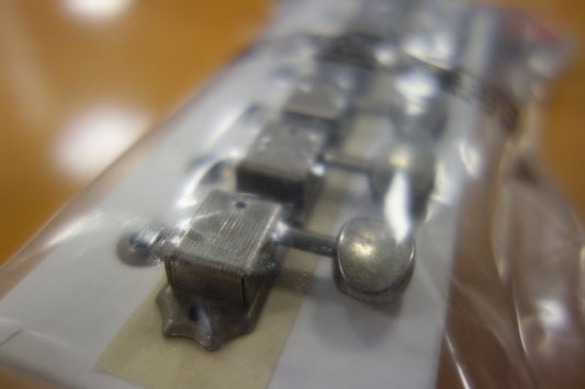 Fender Road Worn Guitar Machine Heads Nickel