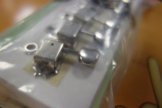 Fender Vintage-Style Locking Guitar Tuning Machines Chrome